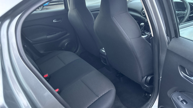 Nissan Juke 1.0 DiG-T 114 Acenta 5dr Petrol Hatchback